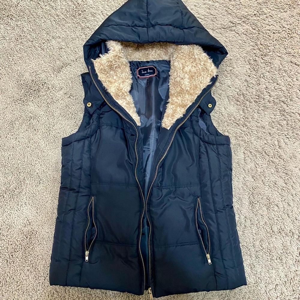 Love Tree Black Hooded Vest with Faux Fur